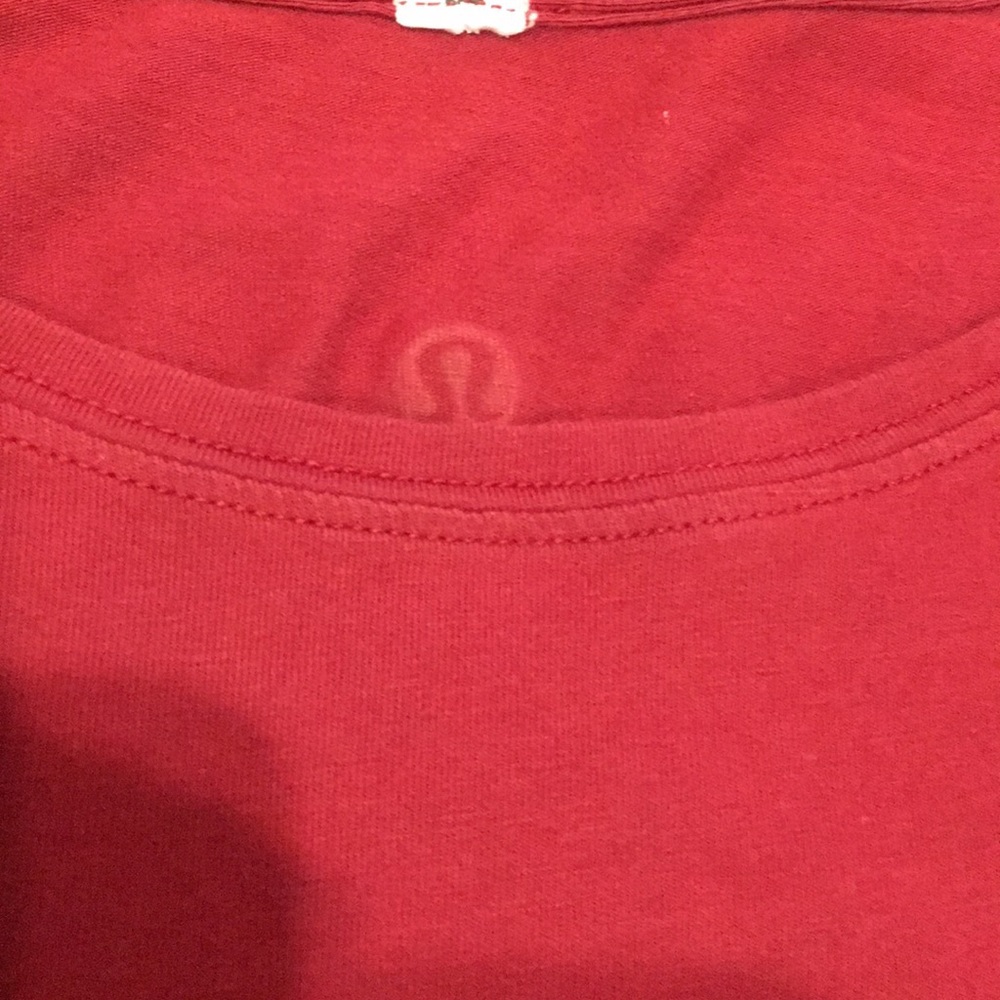 Lululemon shirttail t- shirt